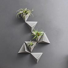 Wall-Mounted Ikebana Stem Vase